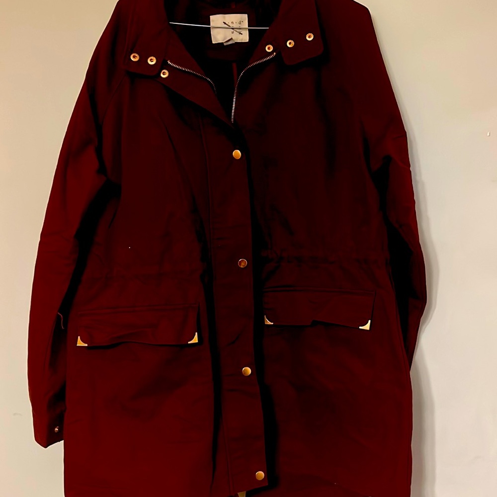 Light weight stylish jacket perfect for fall burgundy with rose gold accents